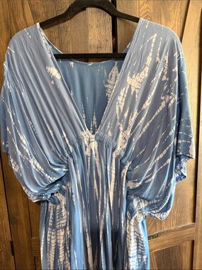 Blue Tie-Dye Maxi Dress with V-Neck